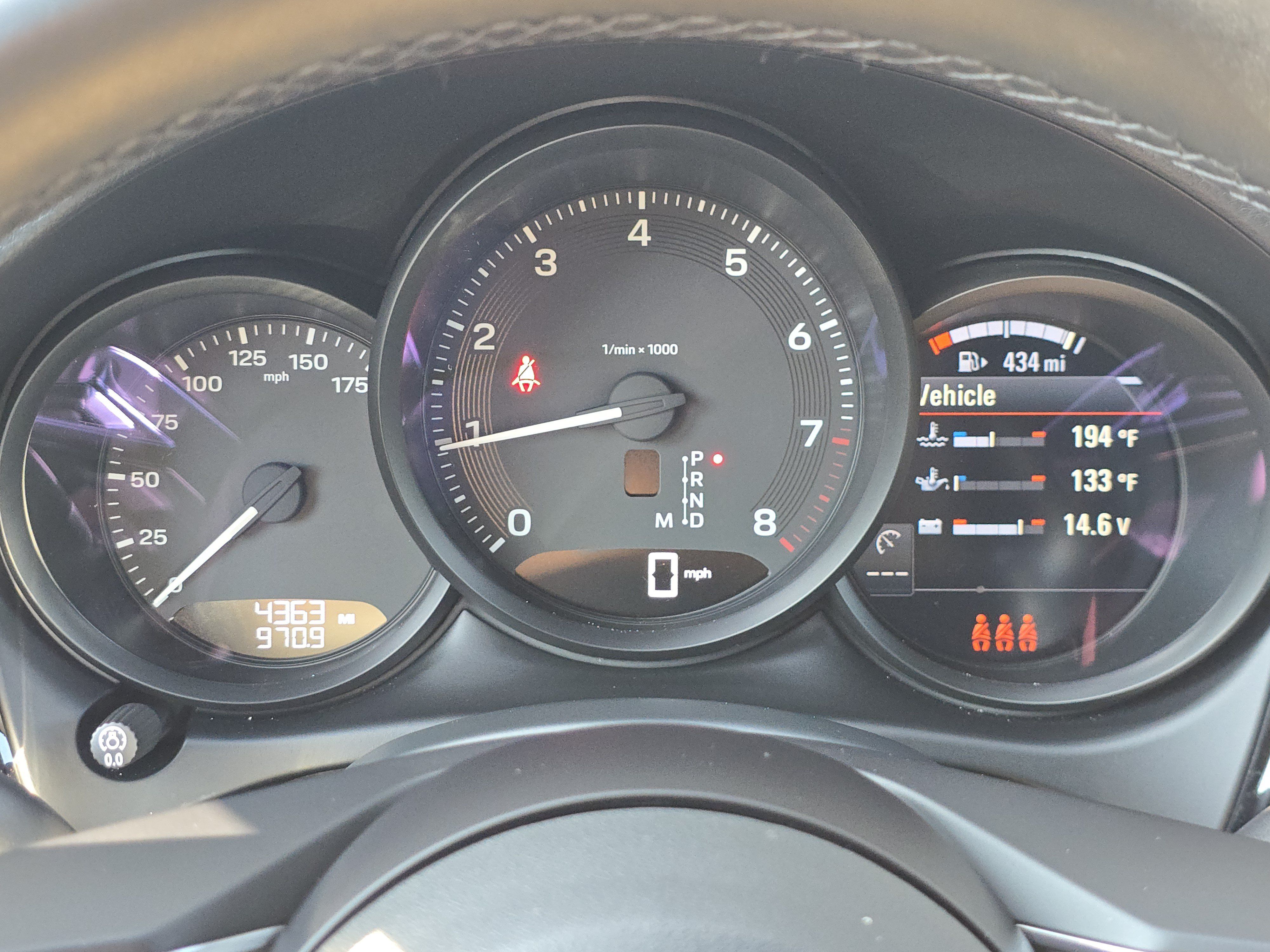 Certified 2026 Porsche Macan AWD/4WD image 27