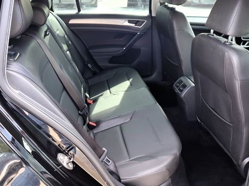 Used 2015 Volkswagen Golf TDI S FWD image 19