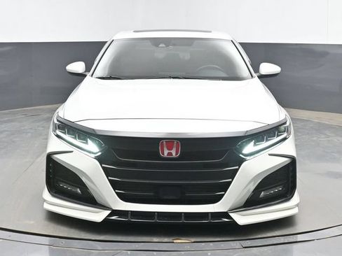 Used 2019 Honda Accord Sport image 3