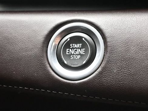 Used 2023 Cadillac Escalade ESV Sport Platinum w/ LPO, ONYX Package AWD/4WD image 19