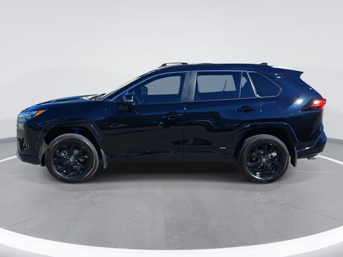 Used 2024 Toyota RAV4 SE w/ Weather Package image 8