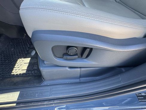 Used 2023 Land Rover Defender 110 SE image 17