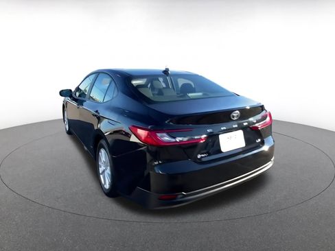 Used 2025 Toyota Camry LE image 11