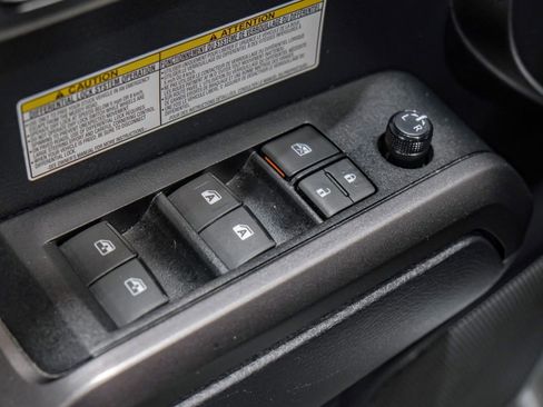 Used 2020 Toyota Tacoma TRD Off-Road w/ Advanced Technology Package image 40