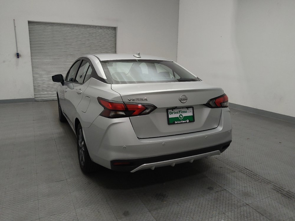 Used 2025 Nissan Versa SV FWD image 6