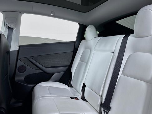 Used 2024 Tesla Model Y Long Range image 7