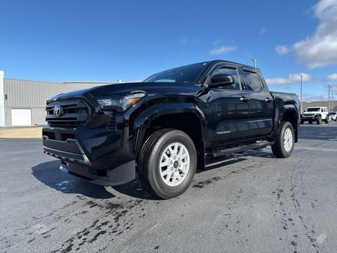 Used 2024 Toyota Tacoma SR image 3