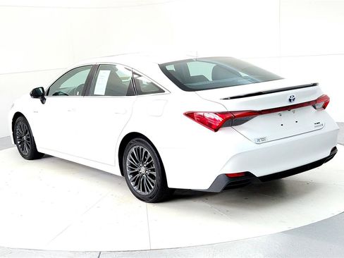 Certified 2020 Toyota Avalon XSE image 4