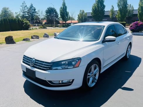 Used 2014 Volkswagen Passat TDI SE FWD image 1