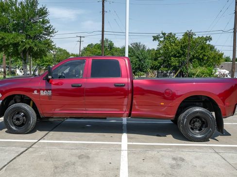 Used 2017 RAM 3500 Tradesman w/ Chrome Appearance Group image 11