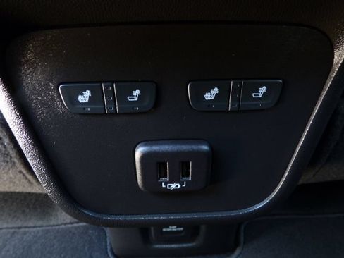 Used 2023 Chevrolet Equinox Premier AWD/4WD image 19