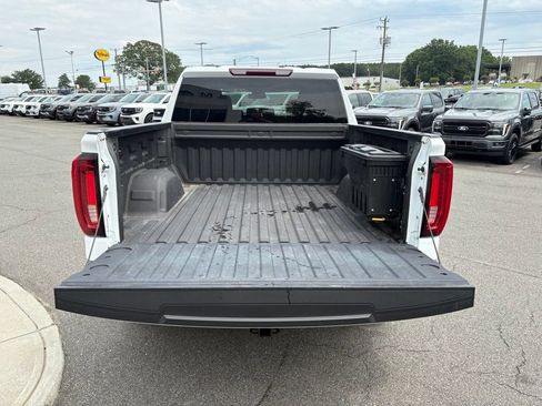 Used 2023 GMC Sierra 1500 SLT AWD/4WD image 18
