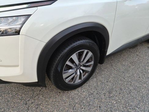 Used 2022 Nissan Pathfinder SL image 6