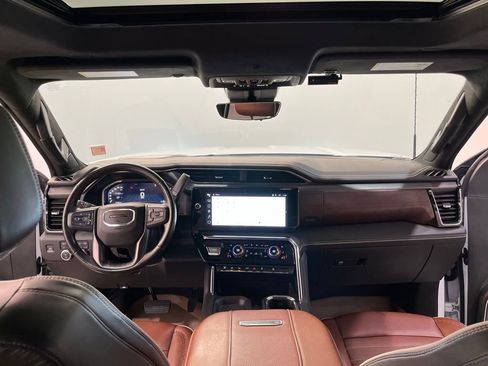 Used 2024 GMC Sierra 2500 Denali Ultimate image 17