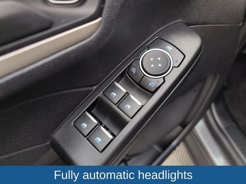 Used 2022 Ford Escape SE w/ SE Sport Appearance Package image 36