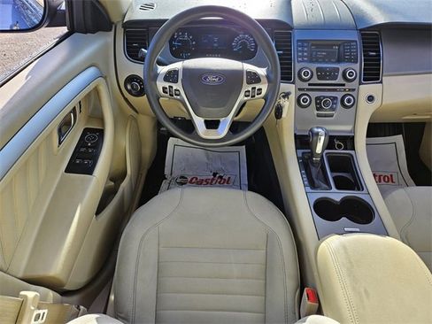Used 2018 Ford Taurus SE image 11