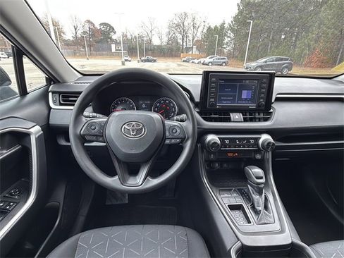 Used 2021 Toyota RAV4 XLE image 15
