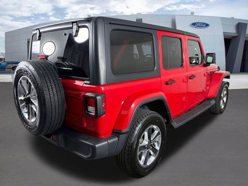 Used 2019 Jeep Wrangler Unlimited Sahara AWD/4WD image 5