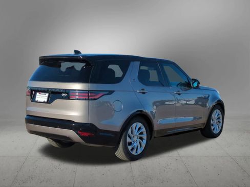 Used 2023 Land Rover Discovery S R-Dynamic image 6