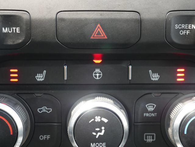 Used 2022 RAM 1500 Big Horn AWD/4WD image 3