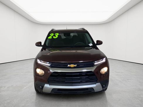 Used 2023 Chevrolet TrailBlazer LT w/ Convenience Package FWD image 2