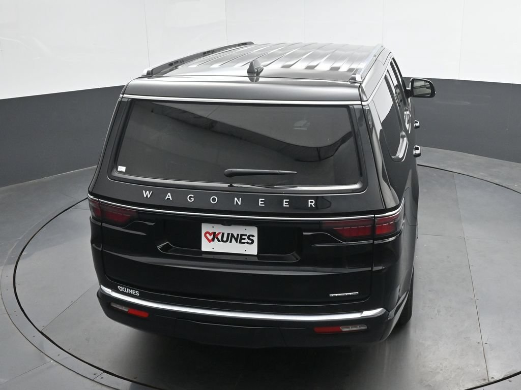 Used 2024 Jeep Wagoneer Series III AWD/4WD image 33