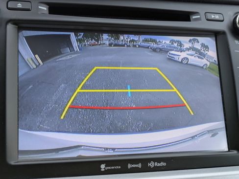 Used 2019 Toyota Highlander Limited FWD image 27