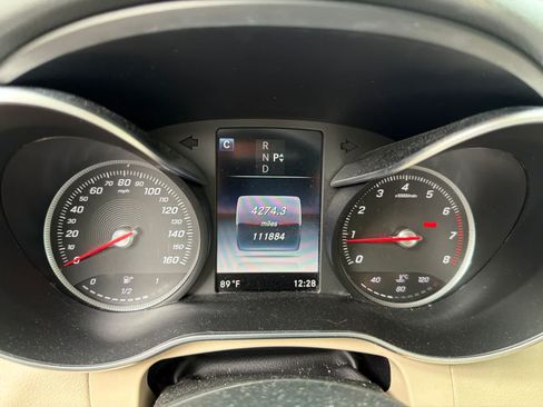 Used 2017 Mercedes-Benz GLC 300 image 2