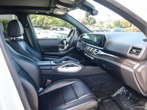 Used 2020 Mercedes-Benz GLE 350 4MATIC w/ Premium Package image 15