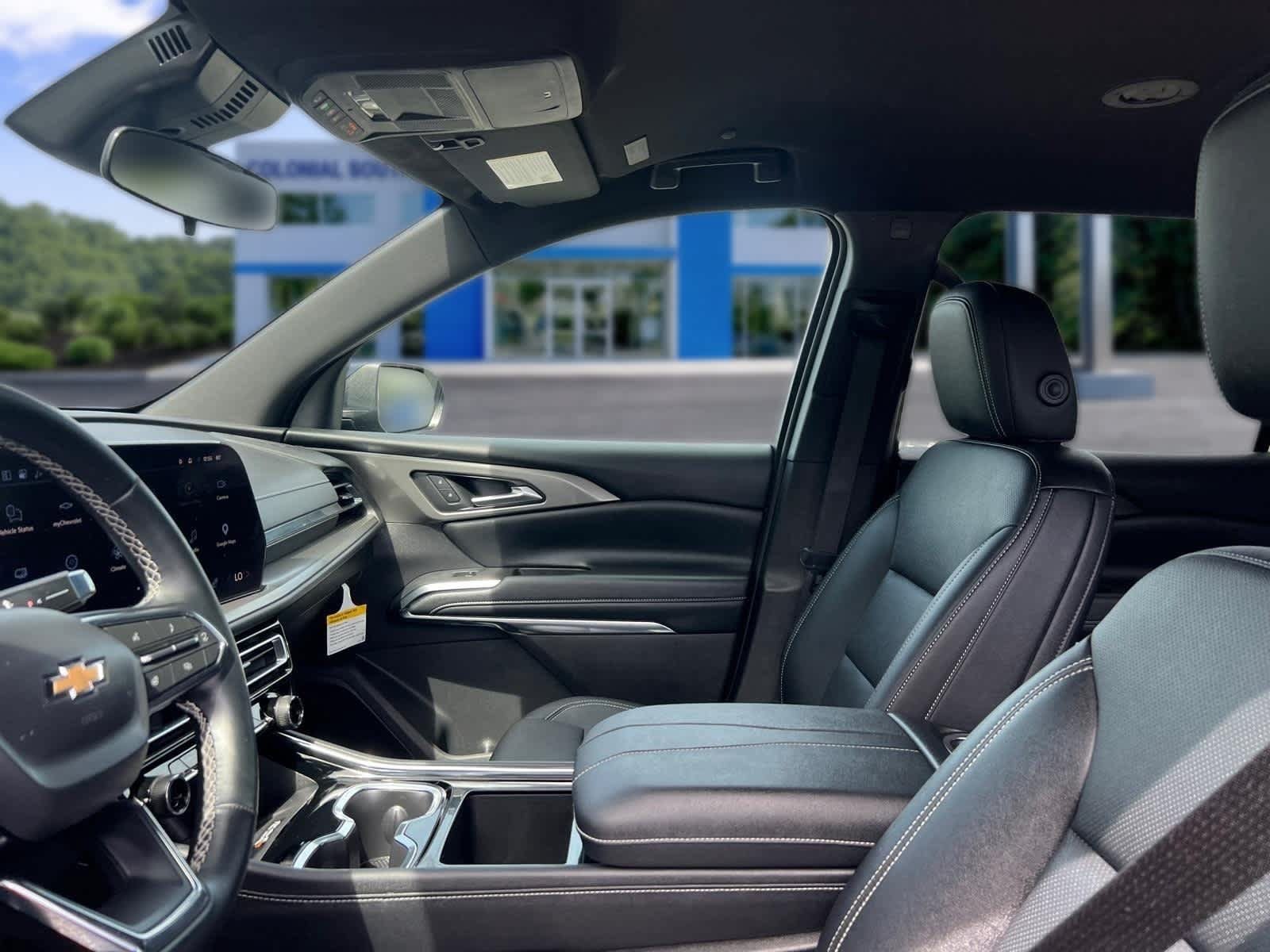 Certified 2026 Chevrolet Traverse LT AWD/4WD image 12
