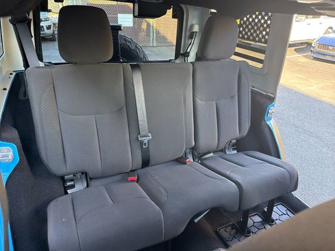 Used 2018 Jeep Wrangler Unlimited Sport S image 33