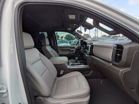 Used 2023 Chevrolet Silverado 1500 LTZ w/ LTZ Convenience Package II AWD/4WD image 18