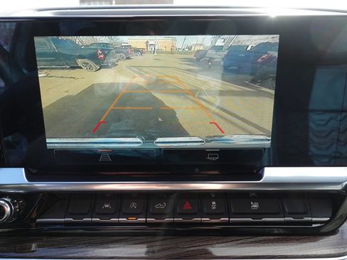 Used 2024 GMC Sierra 1500 Elevation image 42