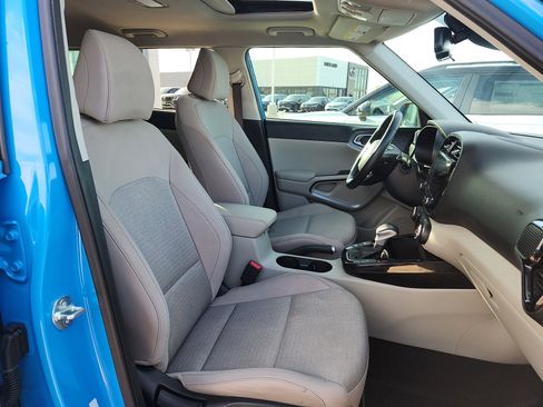 Used 2024 Kia Soul EX image 15
