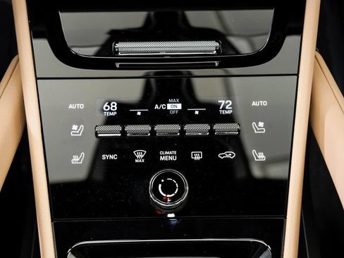 Certified 2026 Porsche Cayenne AWD/4WD image 19