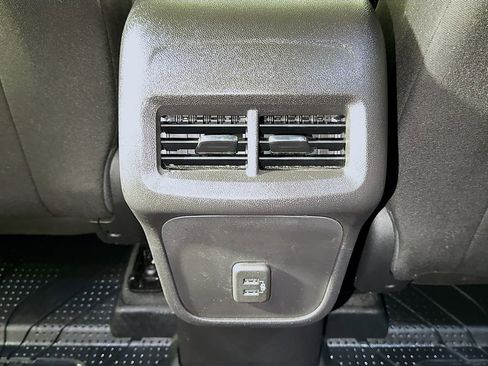Used 2024 Chevrolet Equinox LS w/ LS Convenience Package FWD image 22