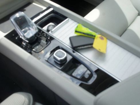 New 2026 Volvo XC60 B5 Ultra w/ Protection Package Premier image 13