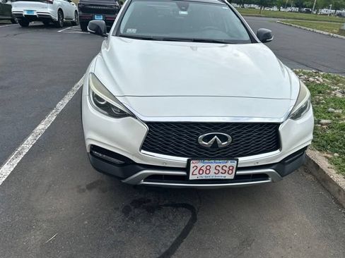 Used 2017 INFINITI QX30 Premium w/ Navigation Package AWD/4WD image 6