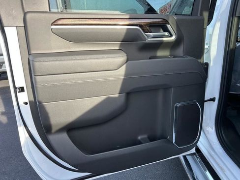 New 2026 GMC Sierra 2500 SLE image 7