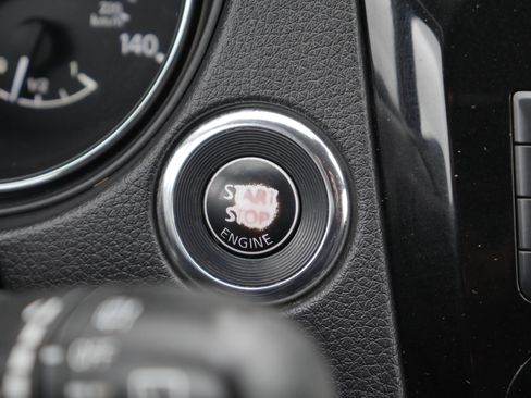 Used 2019 Nissan Rogue SV w/ Premium Package image 8