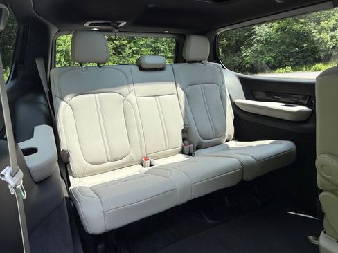 New 2026 Jeep Grand Wagoneer Summit AWD/4WD image 26