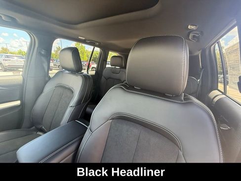 New 2025 Jeep Grand Cherokee Altitude image 31