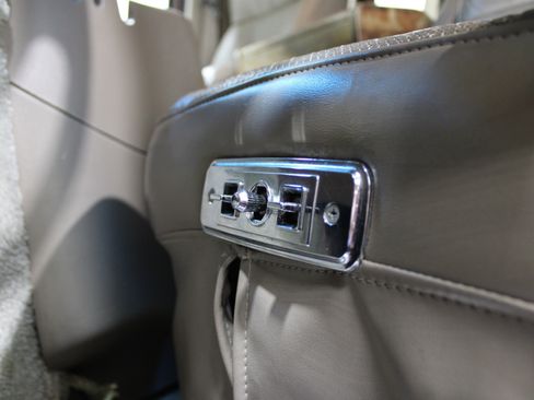 Used 2000 Ford E-150 and Econoline 150 image 7