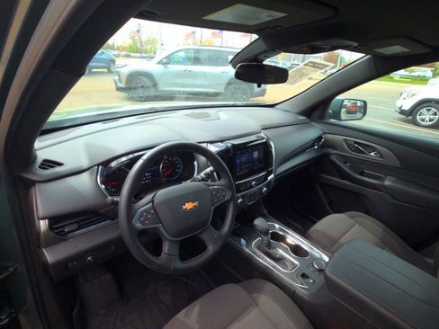 Used 2023 Chevrolet Traverse LT FWD image 8