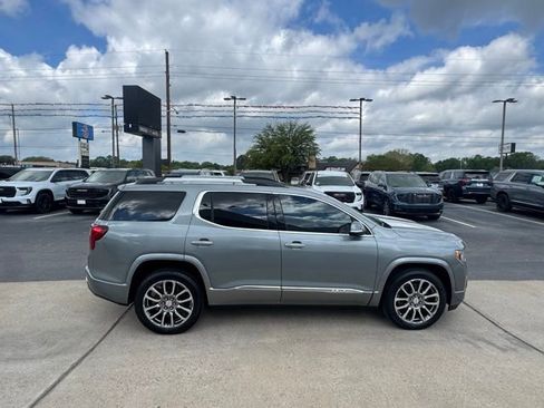 Used 2023 GMC Acadia Denali w/ Denali Ultimate Package image 10