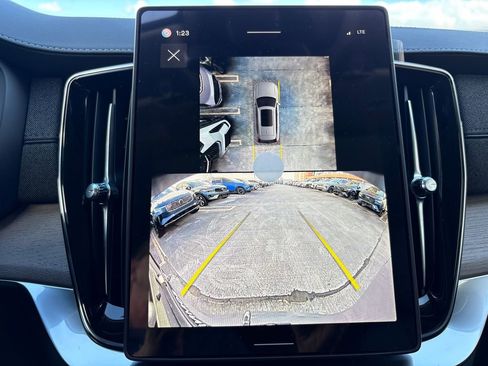 New 2026 Volvo XC90 B5 Plus image 12