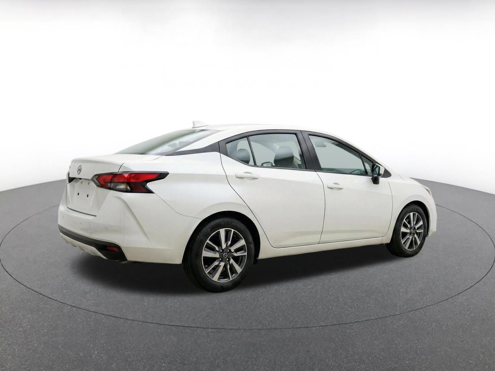 Used 2025 Nissan Versa SV FWD image 8
