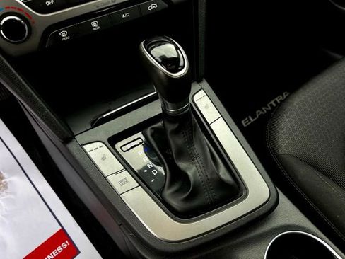 Used 2017 Hyundai Elantra Value Edition w/ Cargo Package image 39