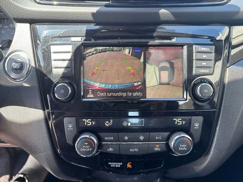 Used 2021 Nissan Rogue Sport SV w/ Technology Package AWD/4WD image 18