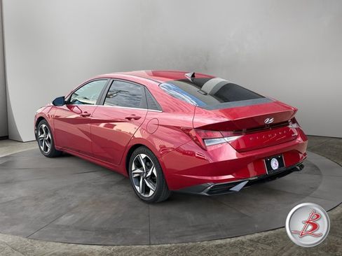 Used 2021 Hyundai Elantra Limited FWD image 5